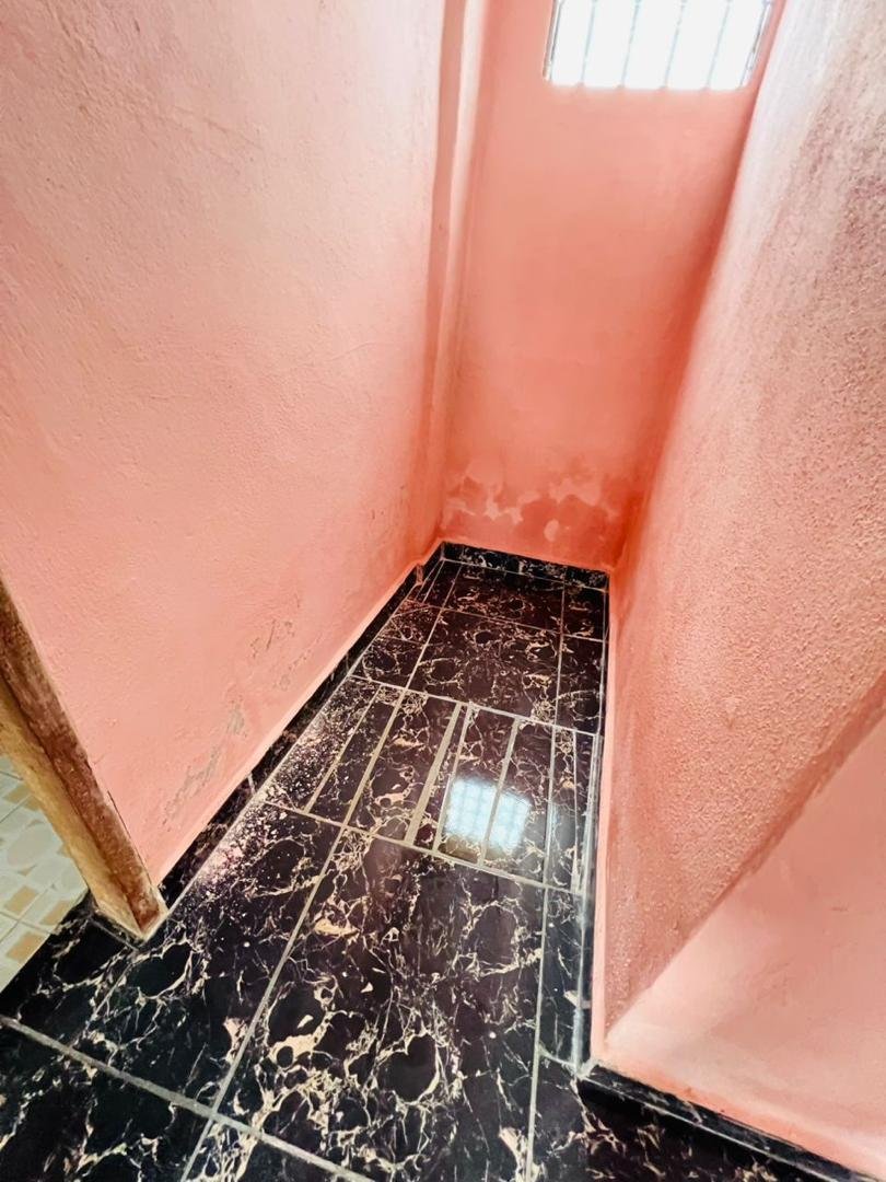 Chambre moderne à louer, Messassi, Yaoundé 