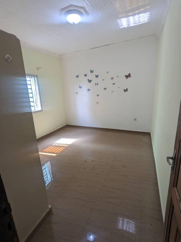 Studio à louer, Nkolfoulou, Yaoundé 