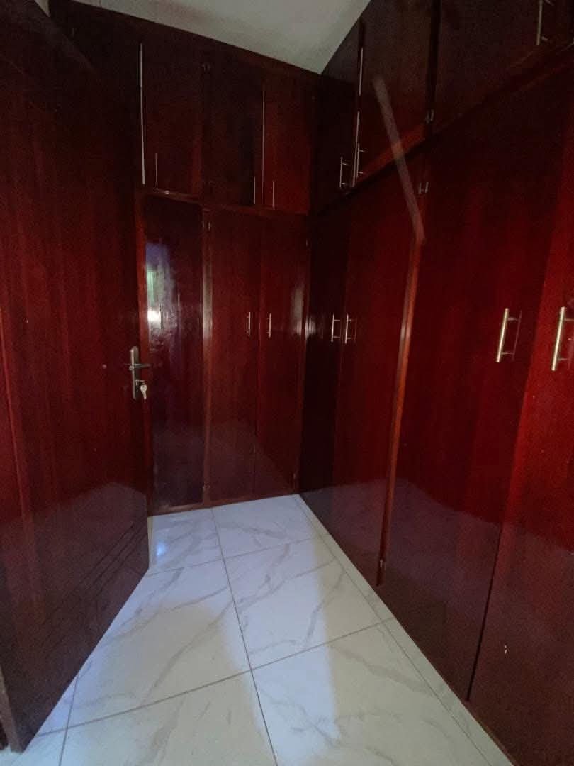 Appartement à louer, Bonadibawoto, Douala