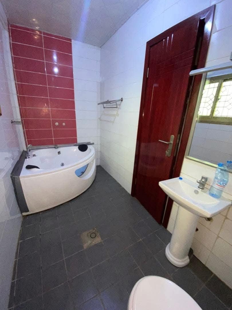 Appartement à louer, Bonadibawoto, Douala