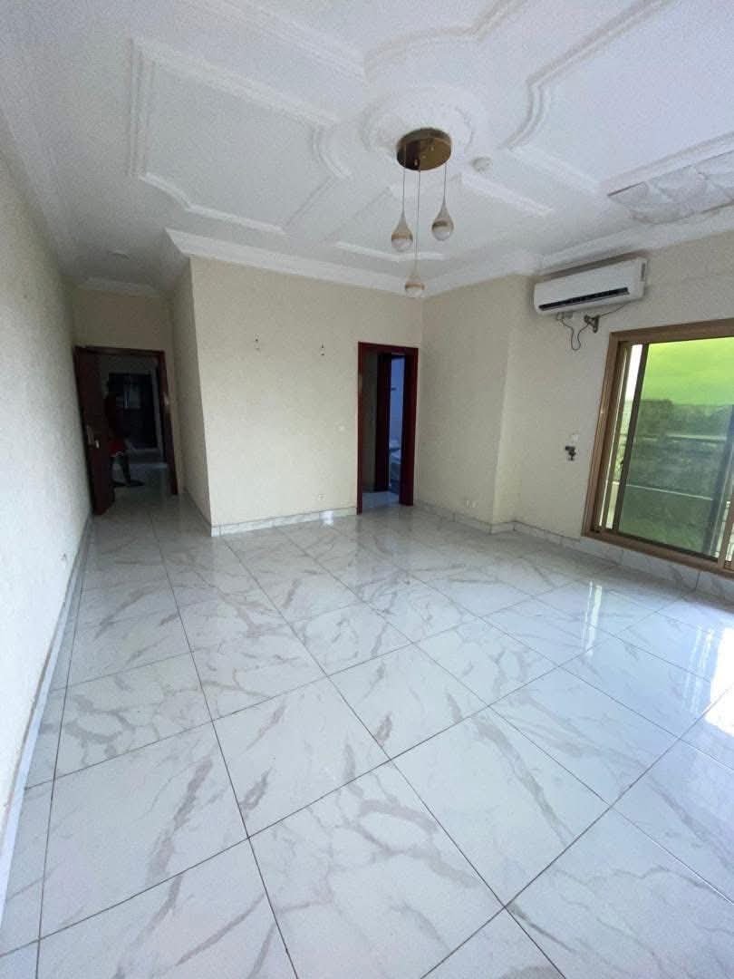Appartement à louer, Bonadibawoto, Douala