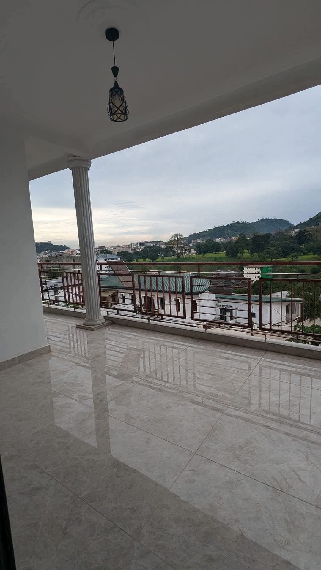 Immeuble à louer, Golf, Yaoundé 