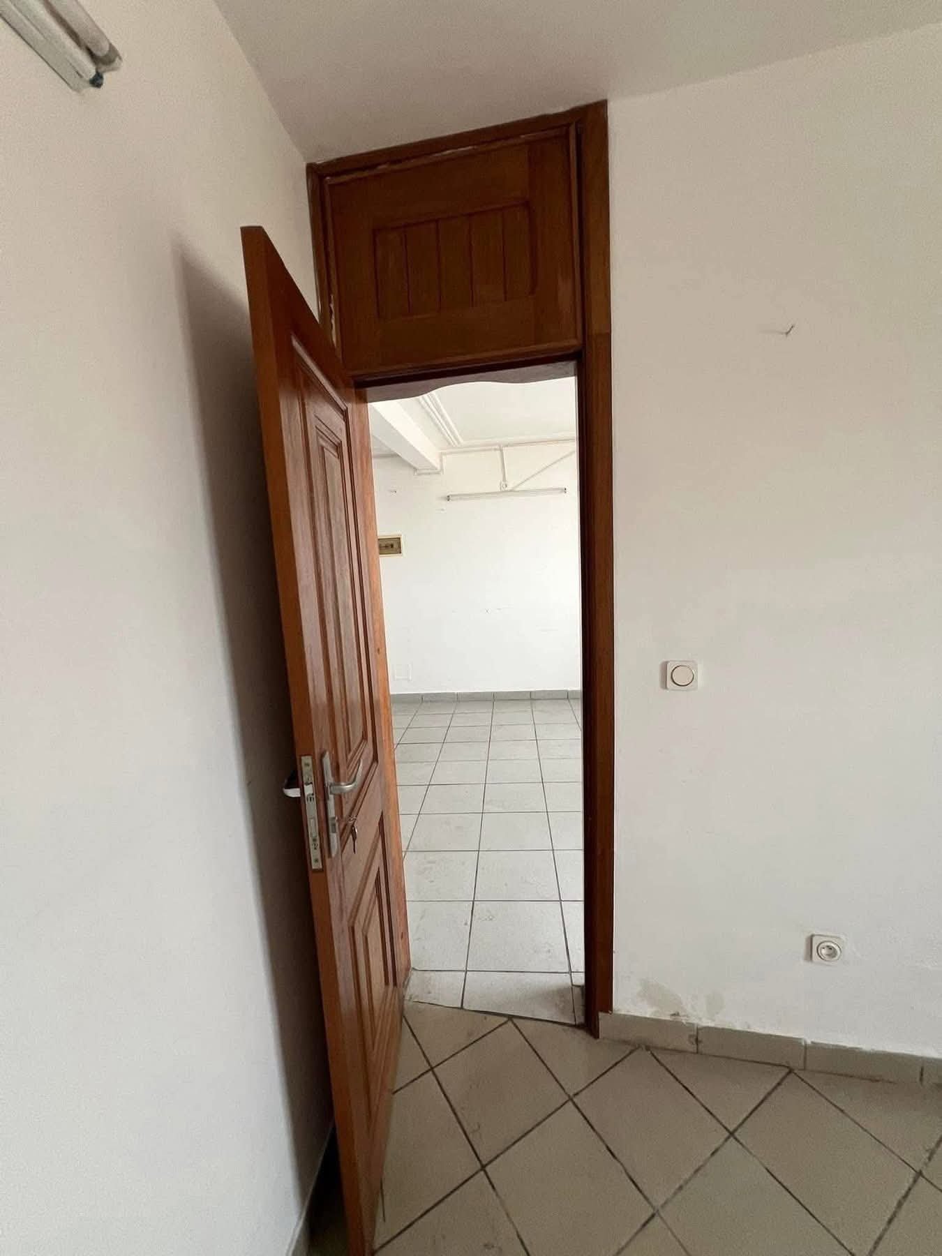 Appartement à louer, Akwa, Yaoundé 