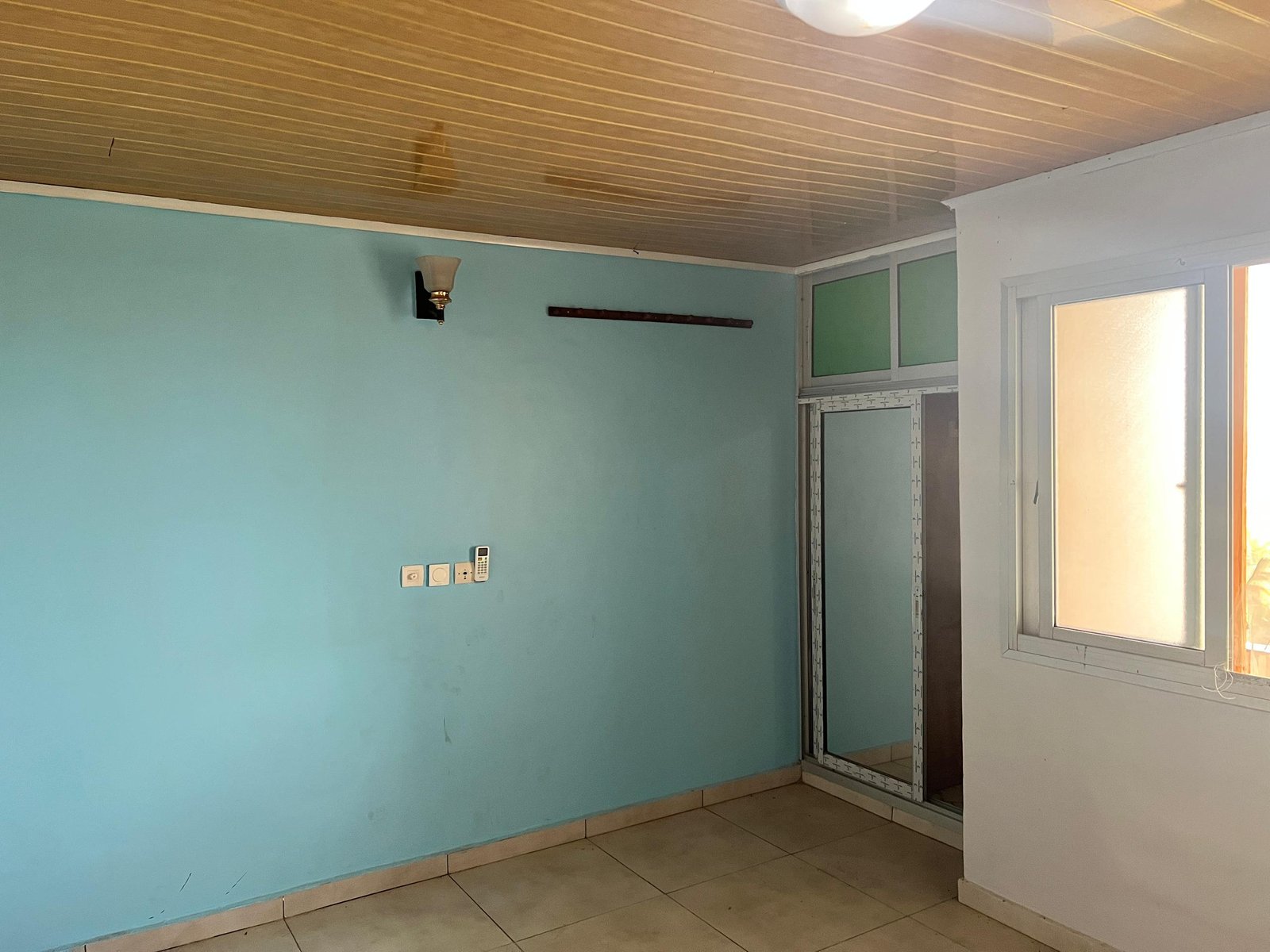 Studio moderne à louer, Ngousso, Yaoundé 