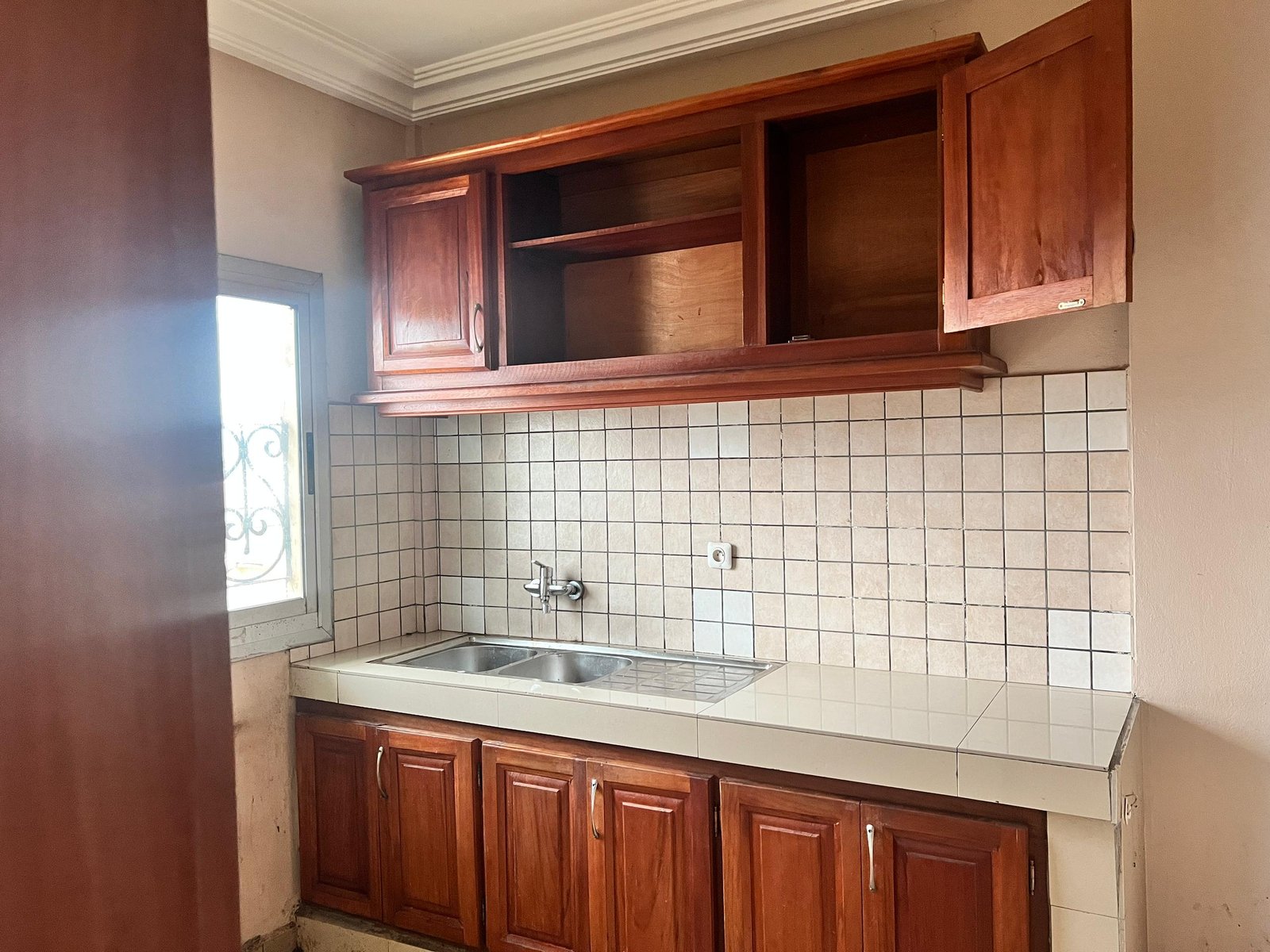 Appartement moderne à louer, Omnisport, Yaoundé 