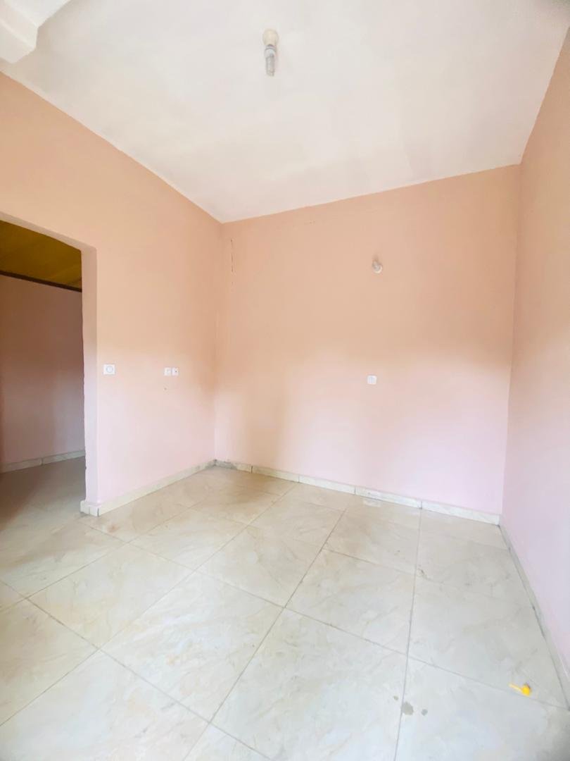 Chambre  à louer, Odza, Yaoundé 