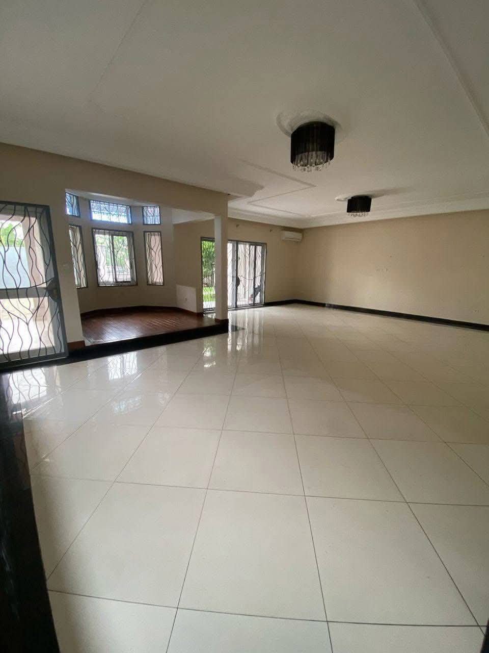 Villa à louer, Bonanloka, Douala 