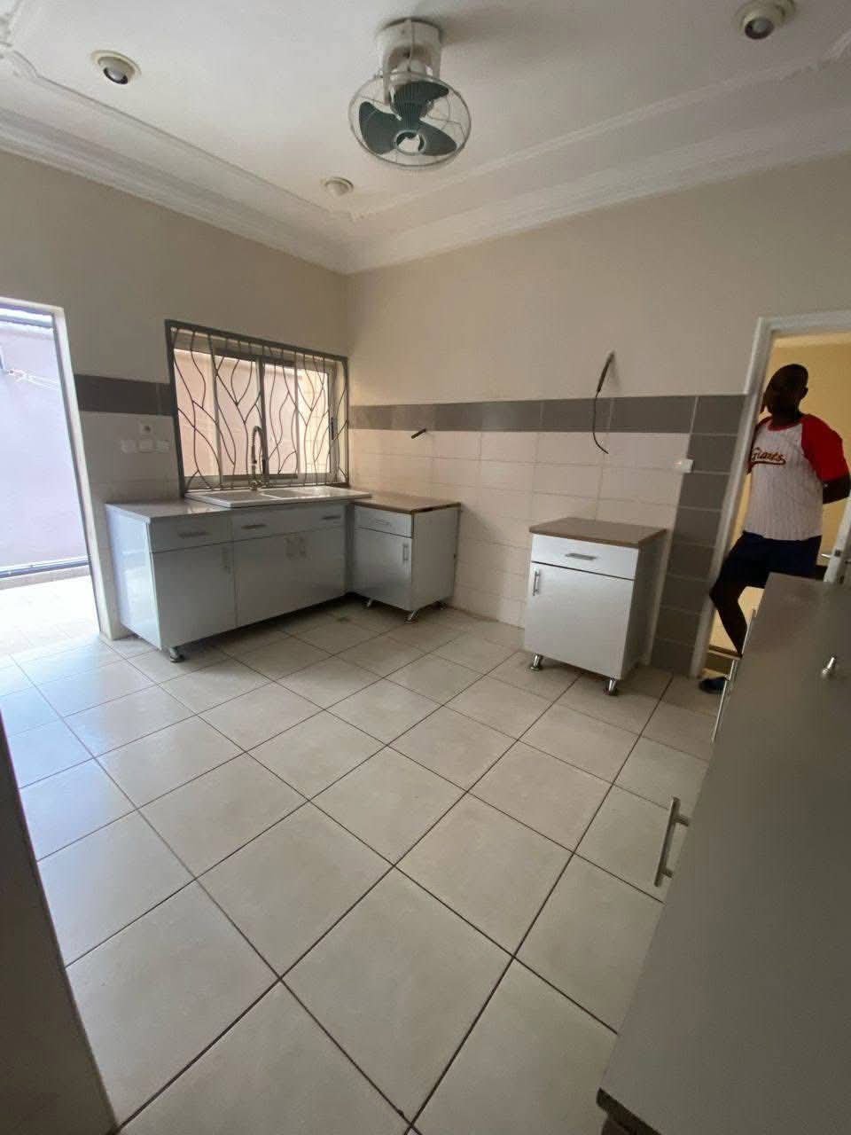 Villa à louer, Bonanloka, Douala 
