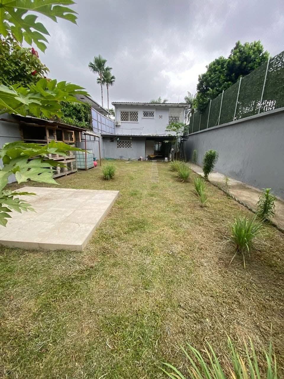 Duplex à louer, Bonapriso, Douala 