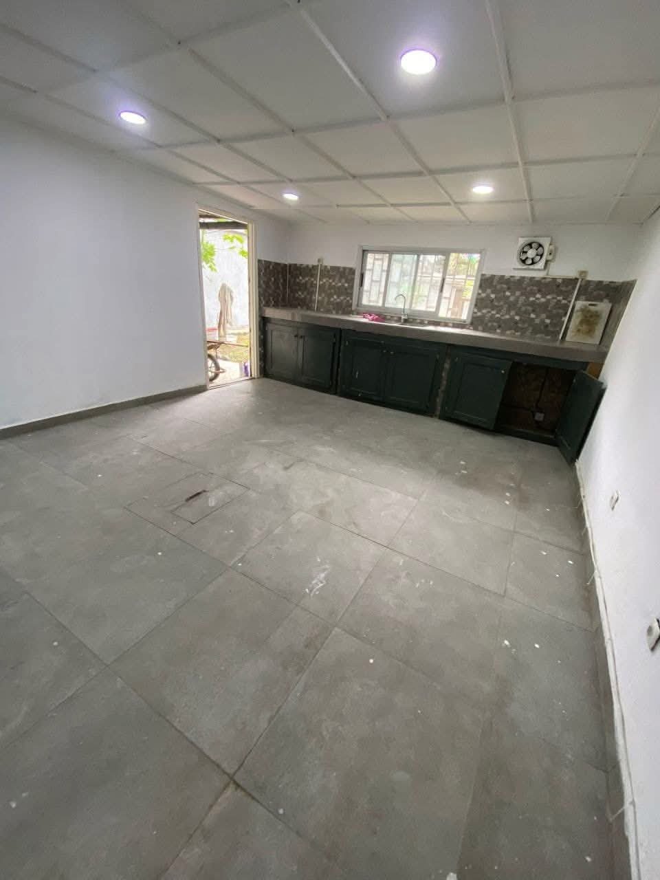 Duplex à louer, Bonapriso, Douala 