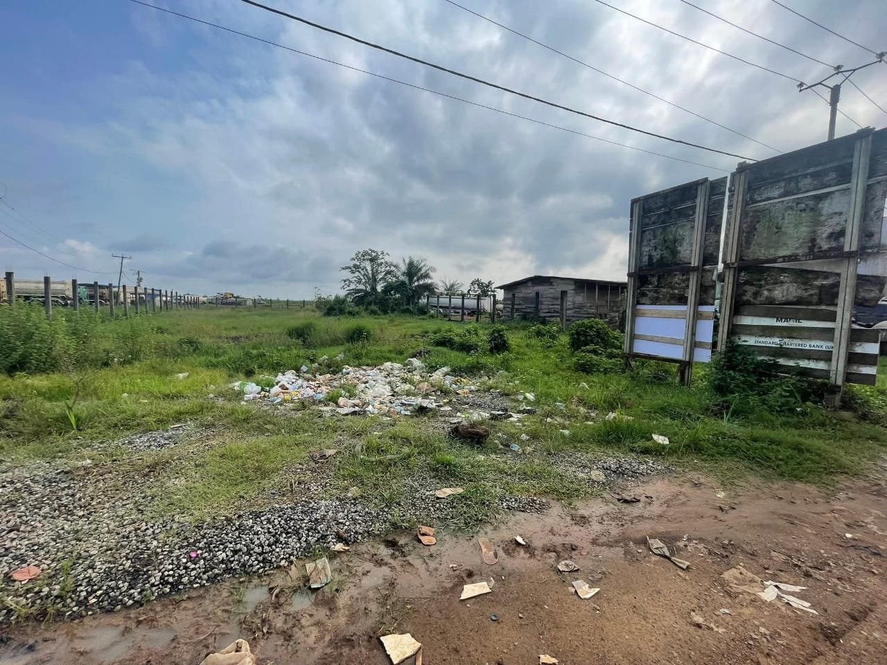 Espace Commercial à Vendre, Dibamba, Douala 
