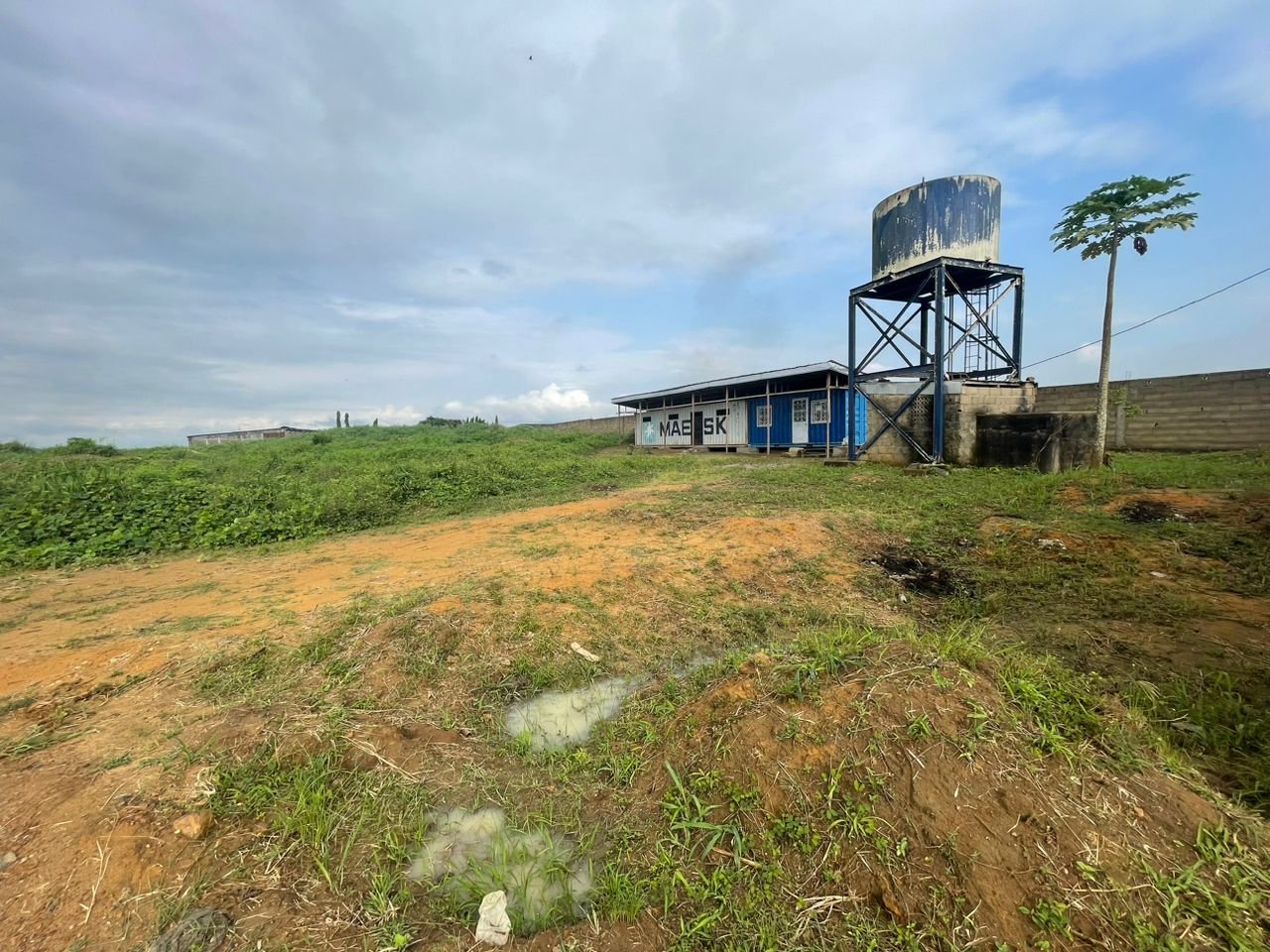 Espace Commercial  à vendre, Yassa, Douala 