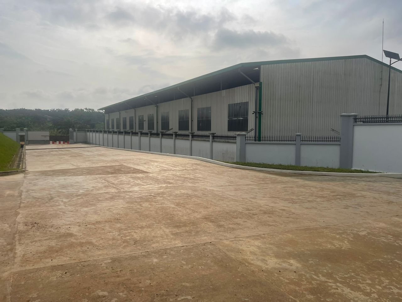 Espace Commercial  à vendre, Yassa, Douala 