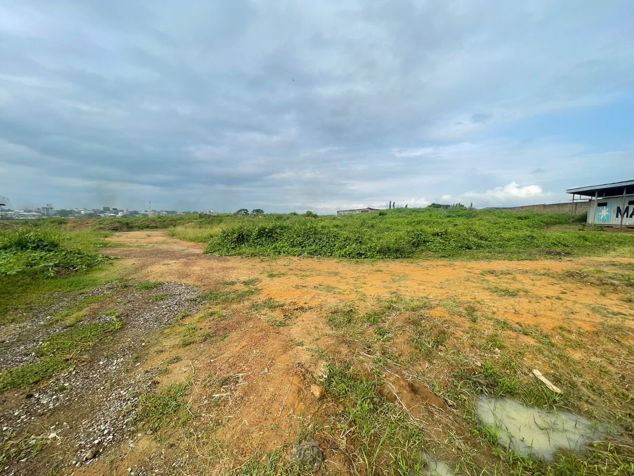 Espace Commercial  à vendre, Yassa, Douala 