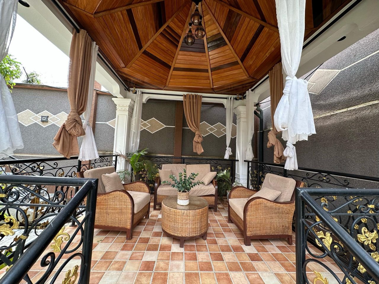 Duplex meublé à louer, Odza, Yaoundé  
