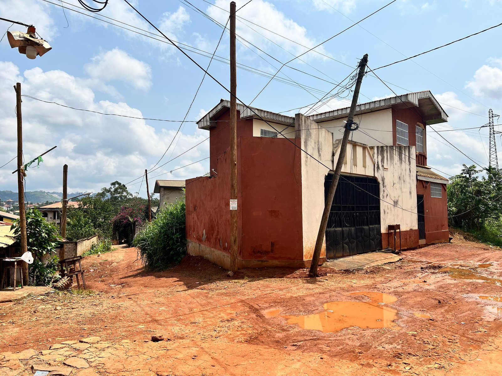 Terrain bâti à vendre, Nkolbisson, Yaoundé  