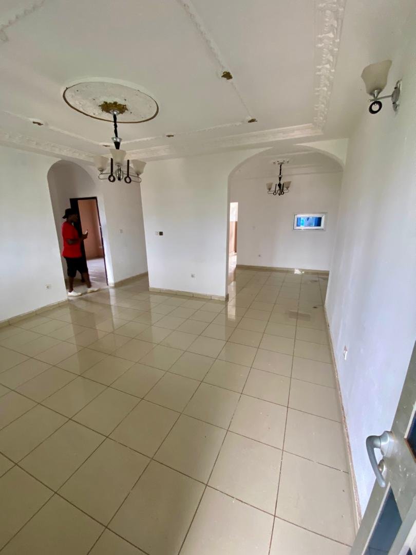 Appartement moderne à louer, Barrière, Yaoundé