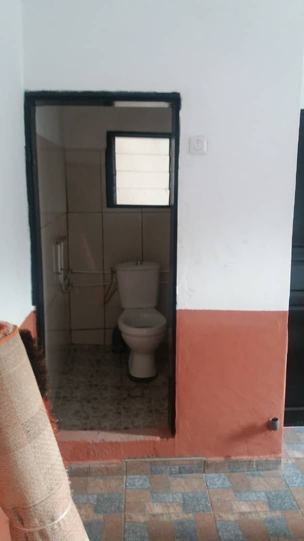 Bureau à louer, Grand Moulin, Deido, Douala