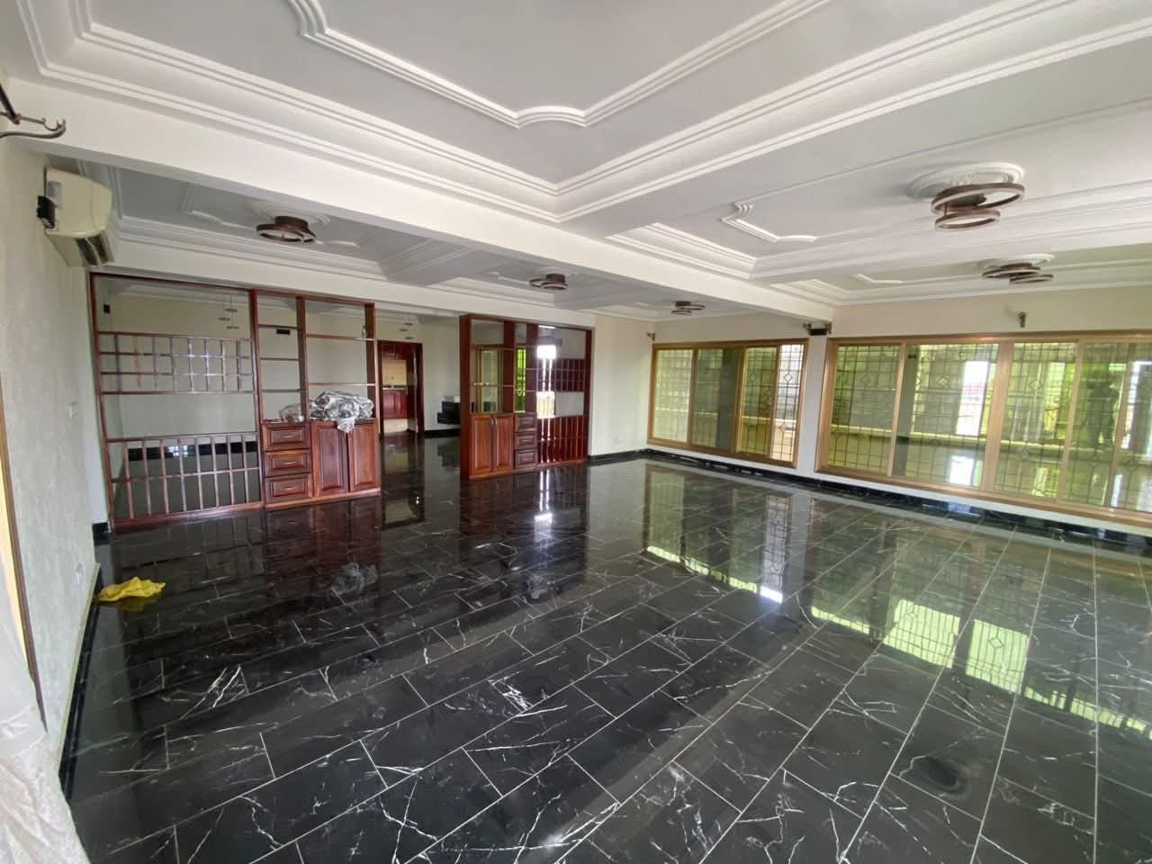 Penthouse à louer, Bonapriso, Douala 