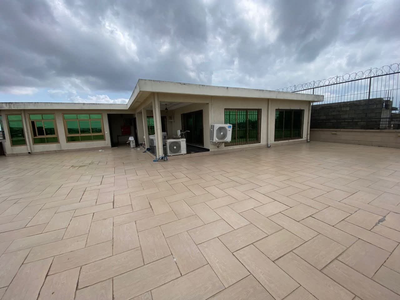 Penthouse à louer, Bonapriso, Douala 