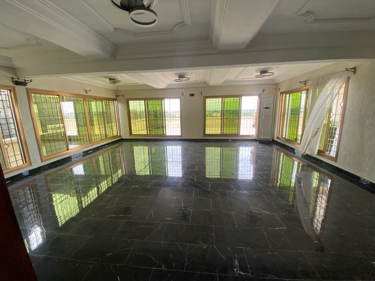 Penthouse à louer, Bonapriso, Douala 