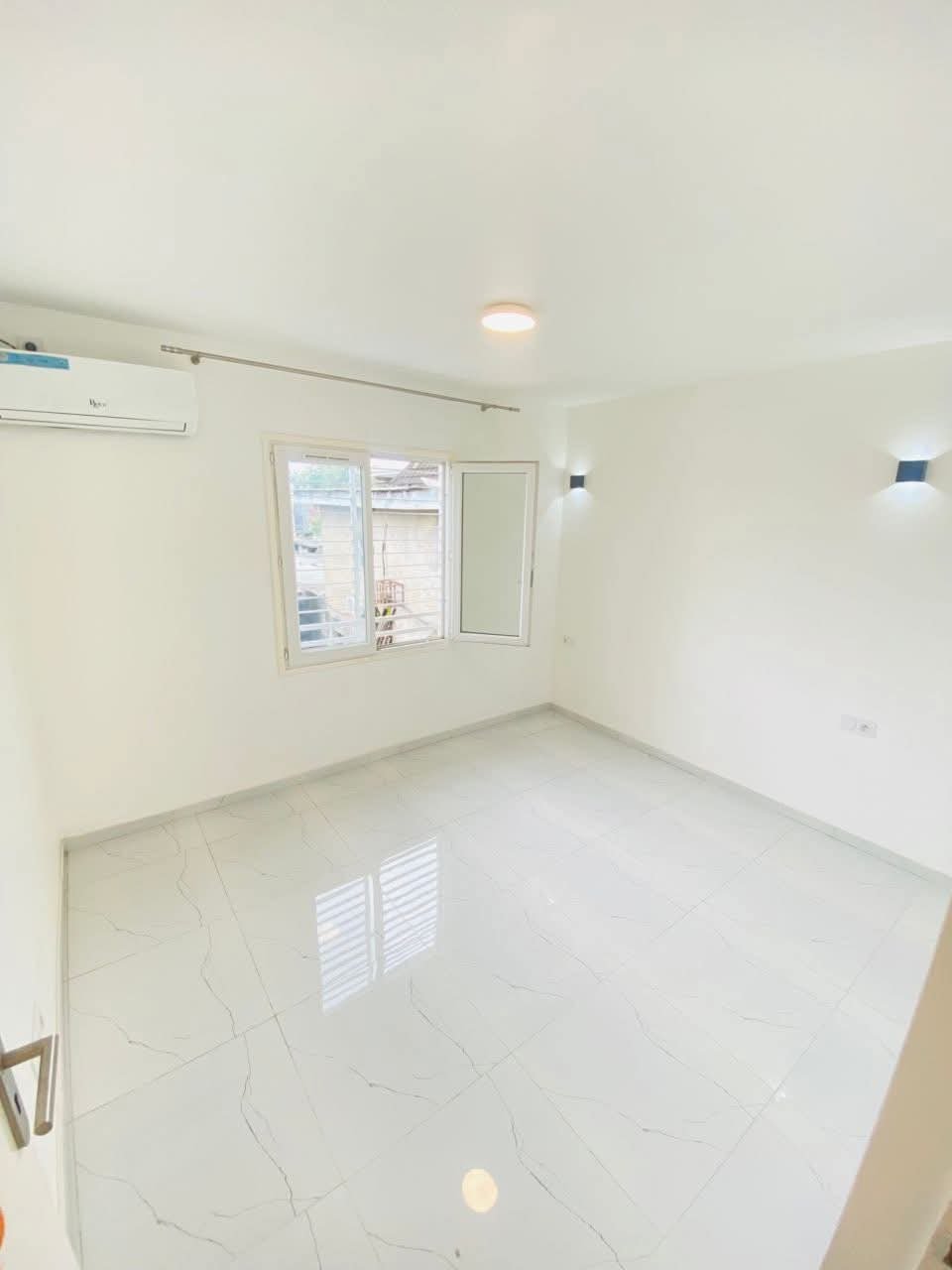 Duplex à Vendre, Ndogbong, Douala