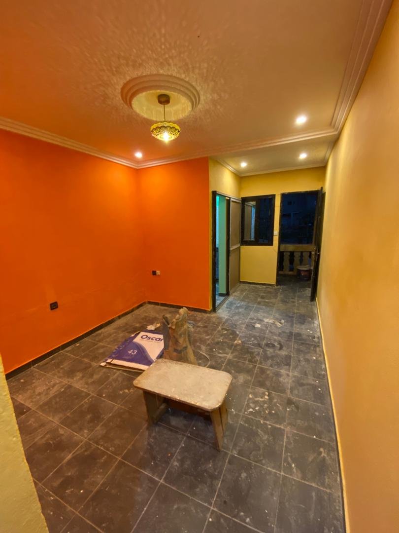 Studio à louer, Barrière, Yaoundé 
