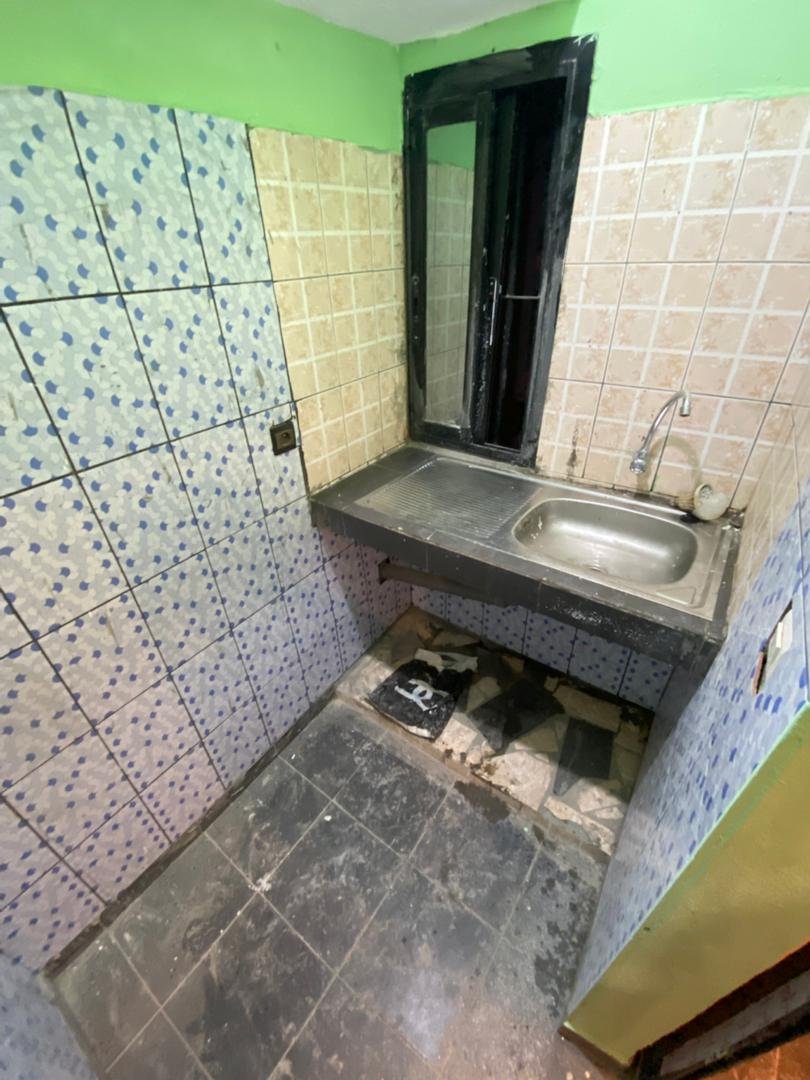 Studio à louer, Barrière, Yaoundé 