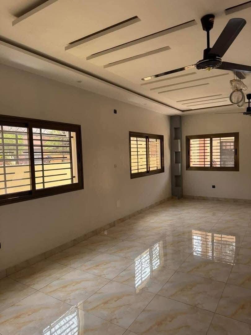 Duplex à vendre, Golf, Yaoundé 