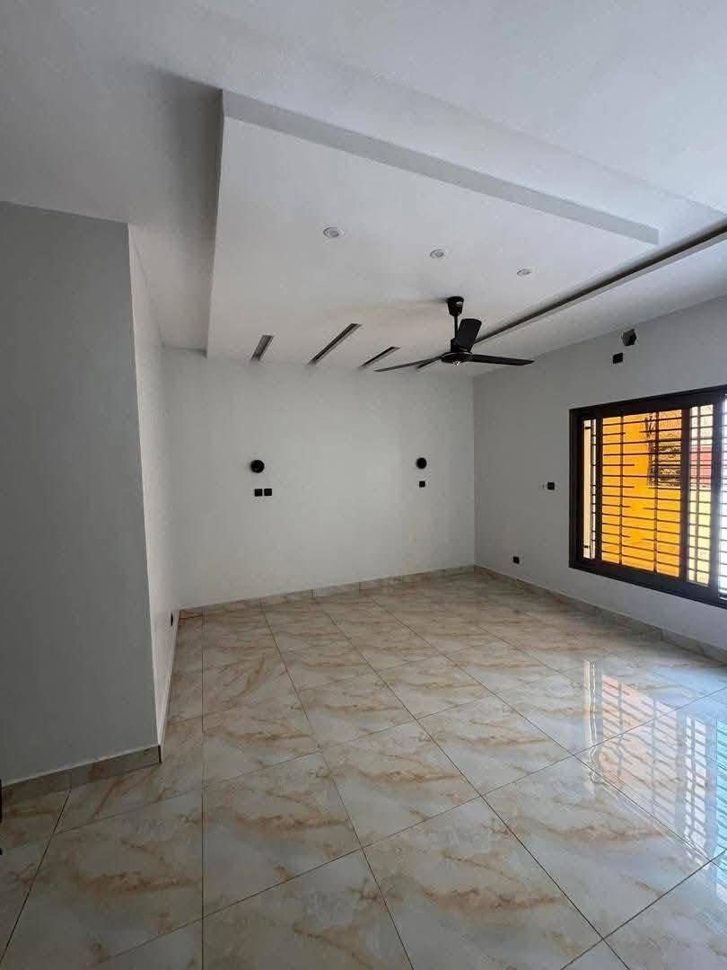 Duplex à vendre, Golf, Yaoundé 