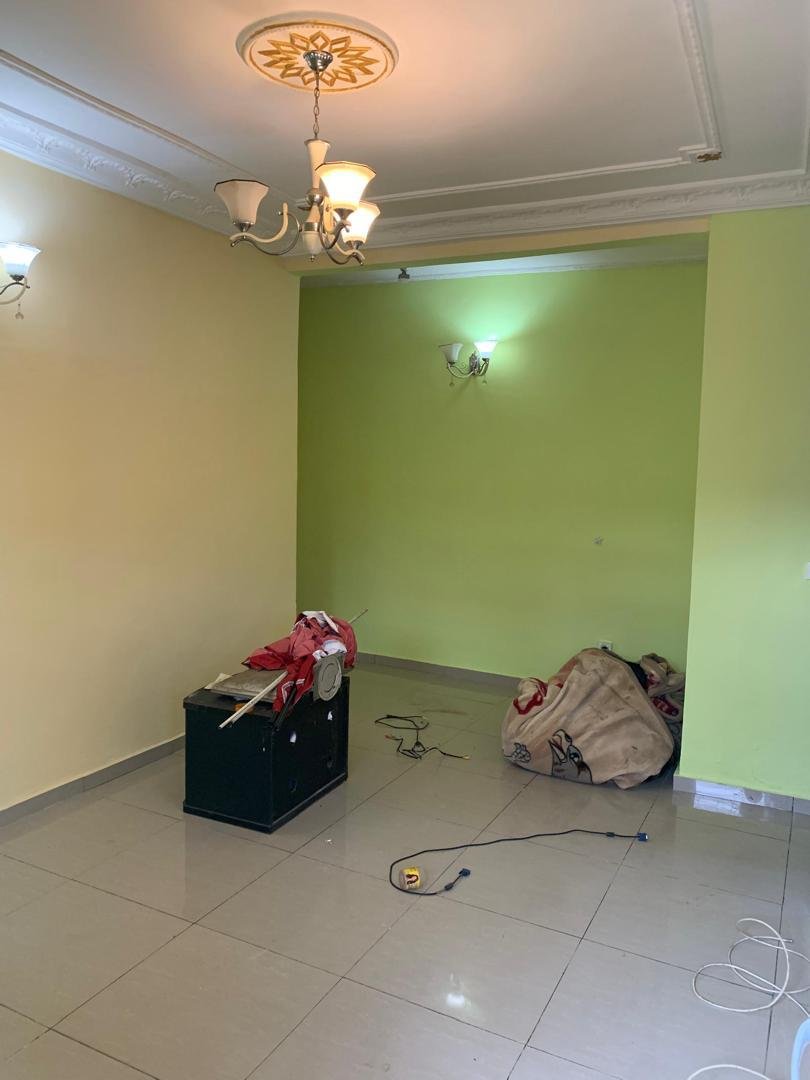Studio moderne à louer, Essos, Yaoundé  