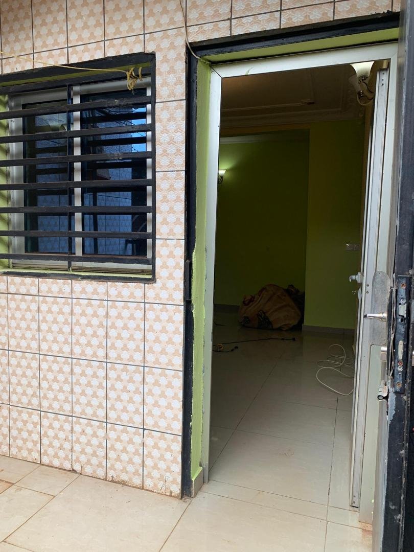 Studio moderne à louer, Essos, Yaoundé  