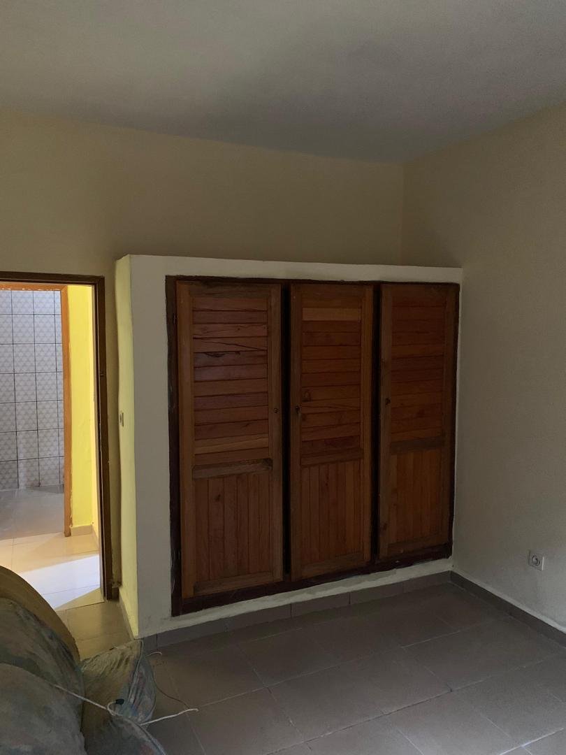 Studio moderne à louer, Essos, Yaoundé  