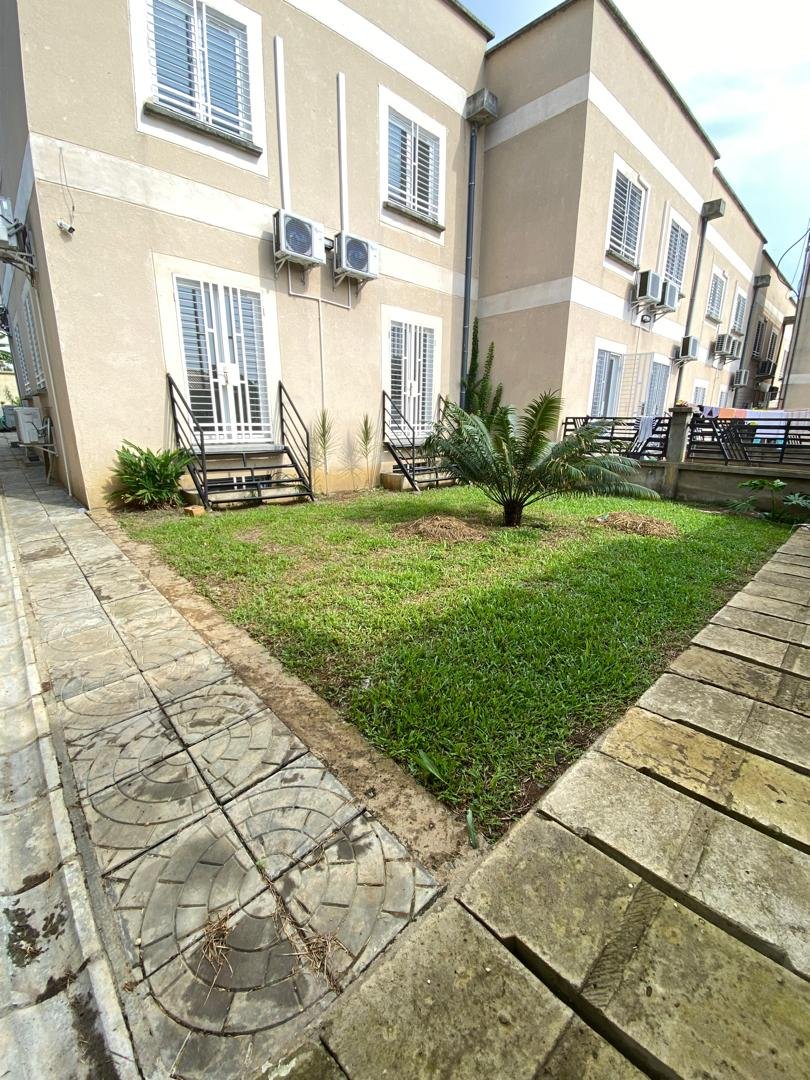 Duplex à vendre, Ndogbong, Douala 