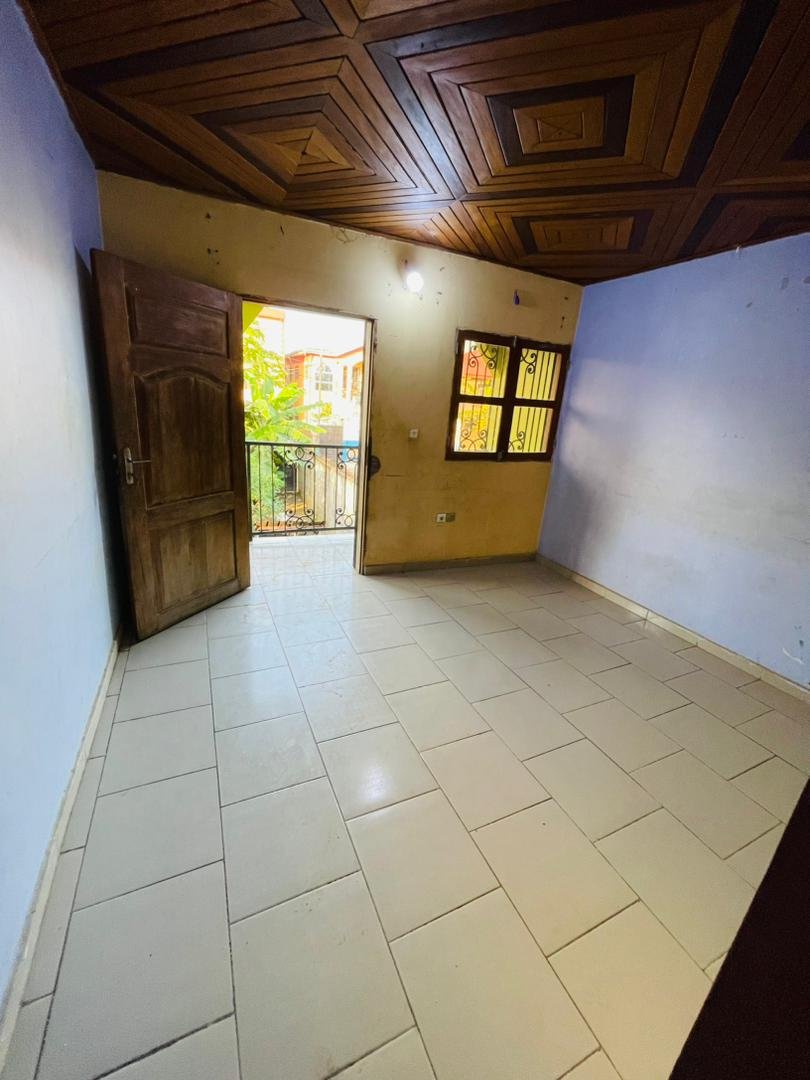 Studio à louer, Logbessou, Douala 
