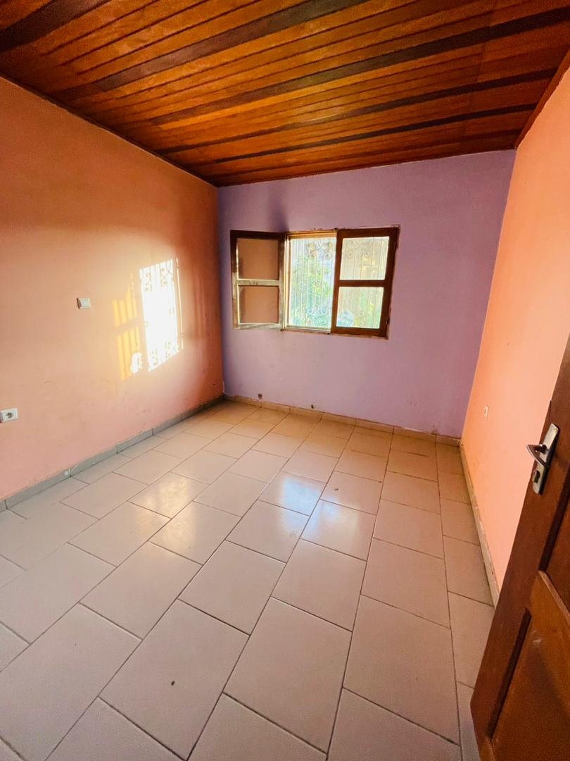 Studio à louer, Logbessou, Douala 