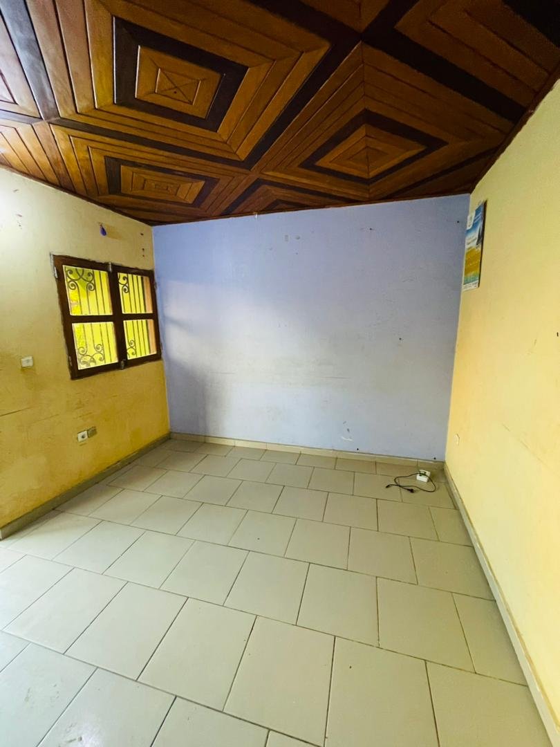 Studio à louer, Logbessou, Douala 