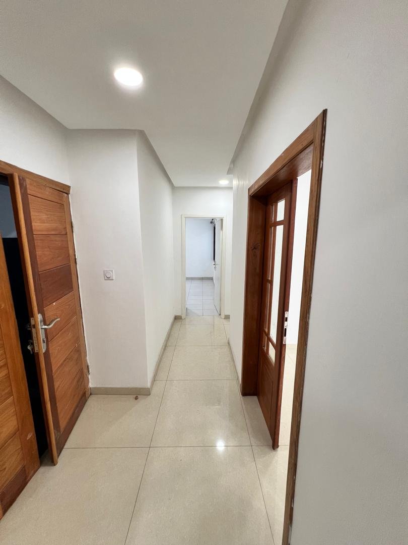 Appartement à louer, Cité des Palmiers, Douala 