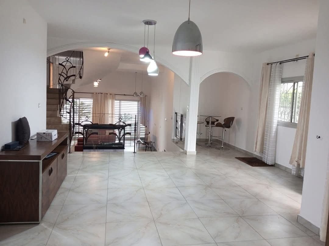  Duplex à louer, Bonapriso, Douala 