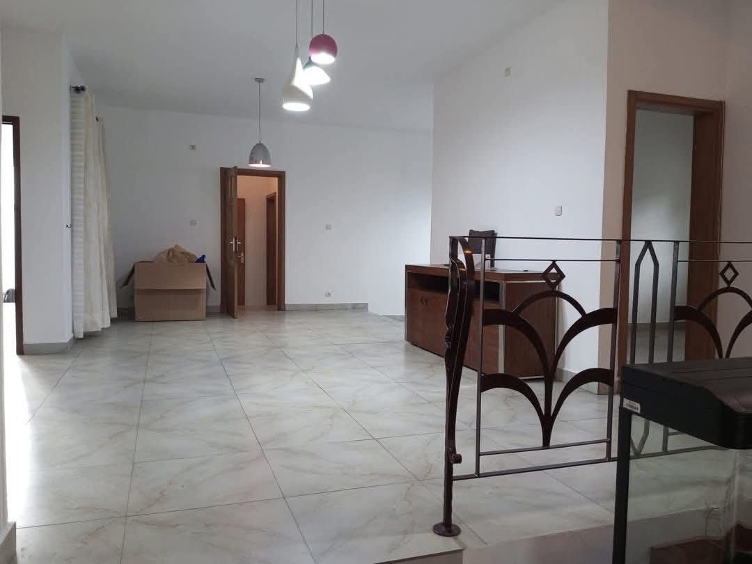  Duplex à louer, Bonapriso, Douala 