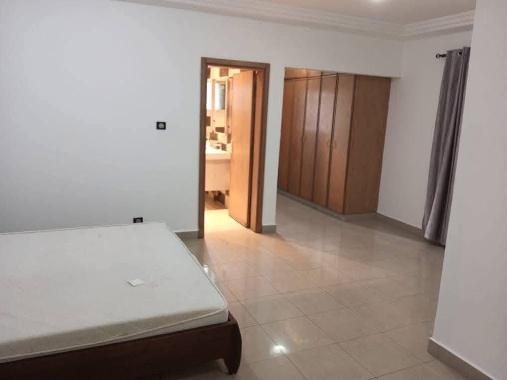  Duplex à louer, Bonapriso, Douala 