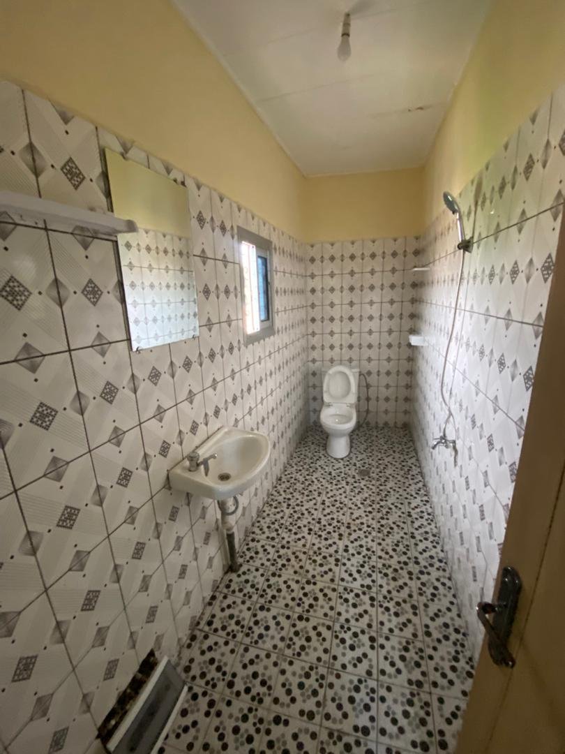 Chambre à louer, Efoulan, Yaoundé 