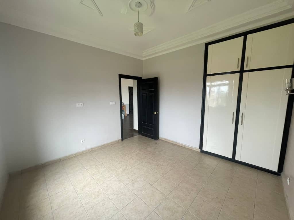 Studio à louer, Yassa, Douala