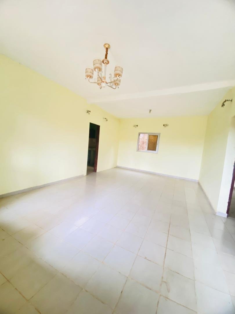 Appartement à louer, Odza, Yaoundé 