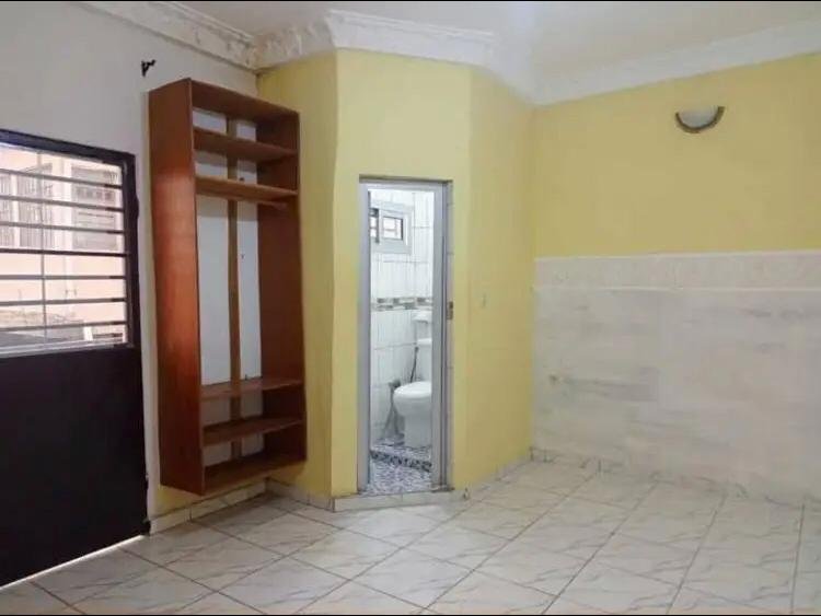 Chambre moderne à louer, Titi garage, Yaoundé 