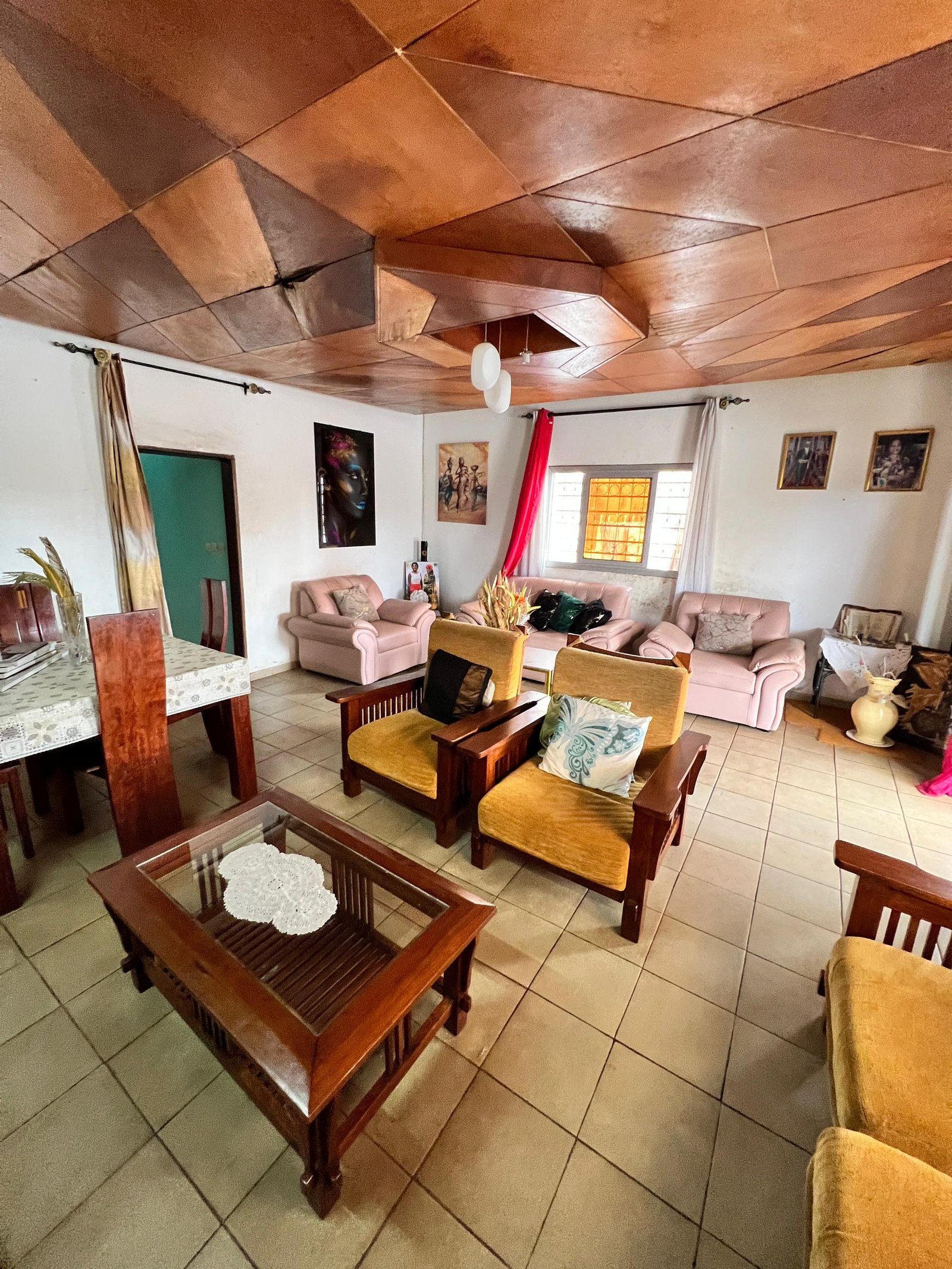 Appartement à louer, Efoulan, Yaoundé 