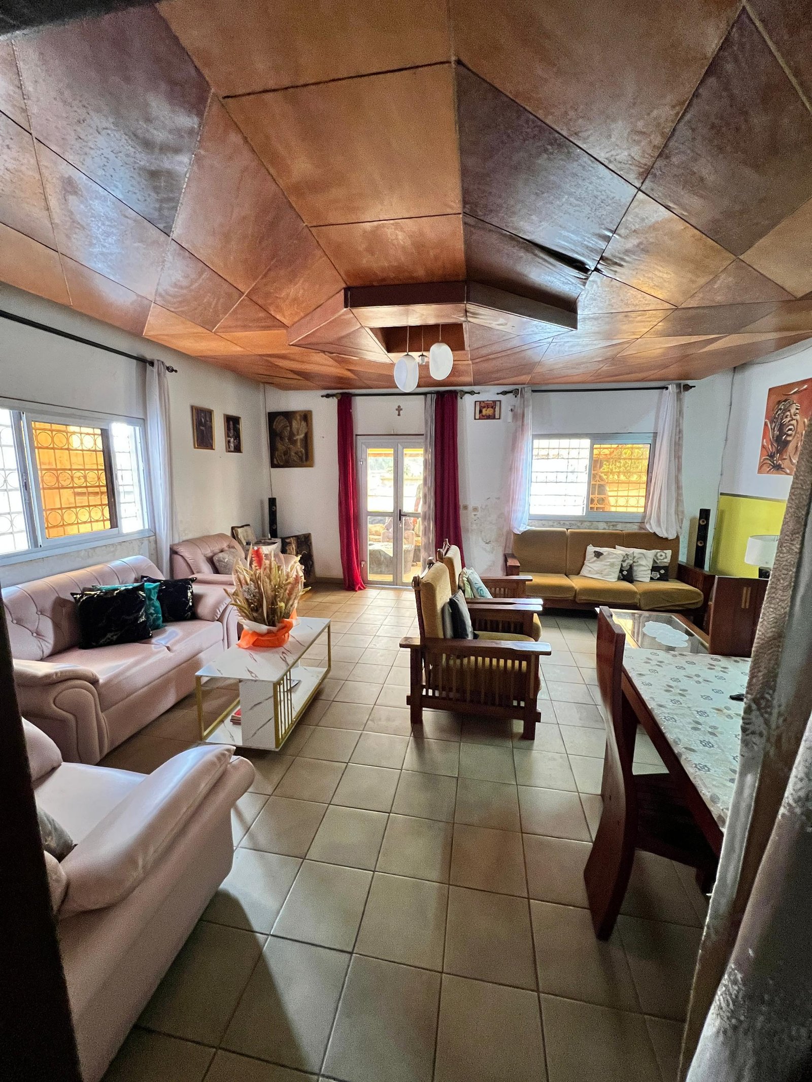 Appartement à louer, Efoulan, Yaoundé 