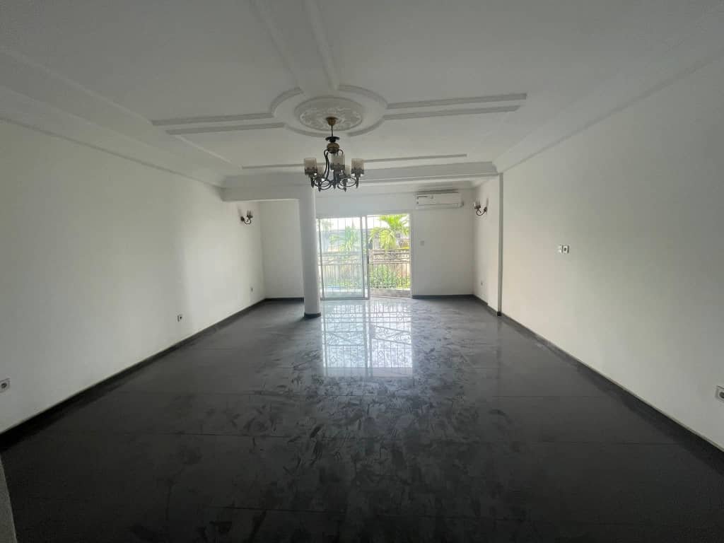 Appartement à  louer, Bonapriso, Douala 