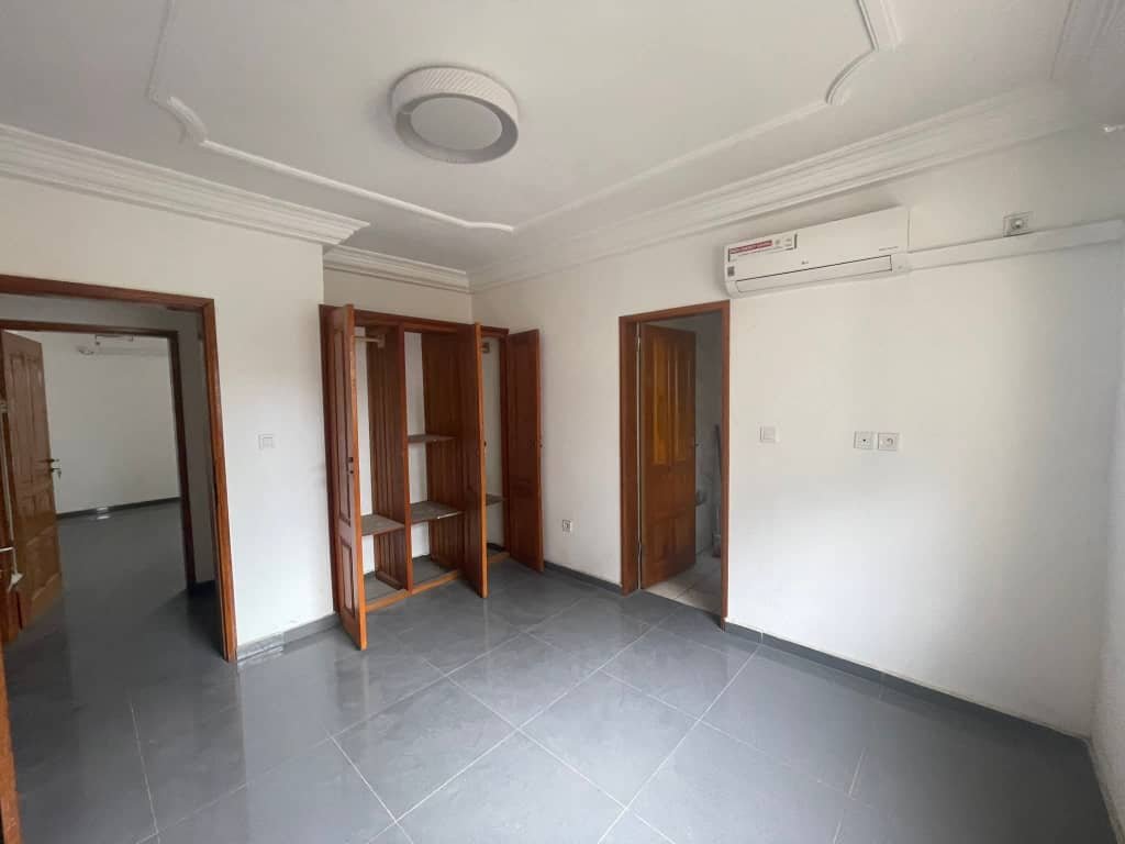 Appartement à  louer, Bonapriso, Douala 