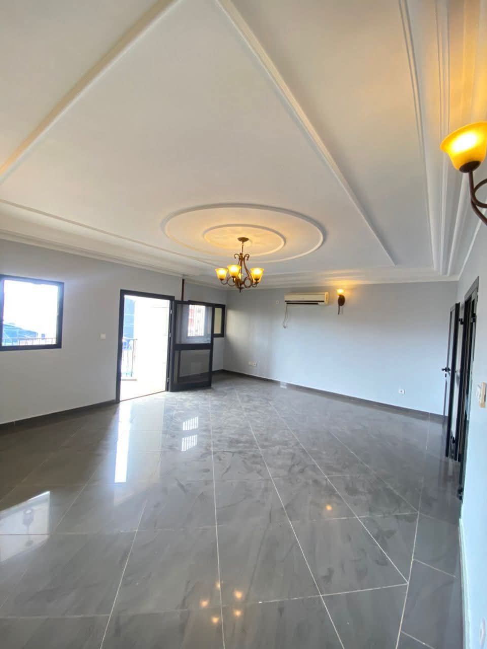 Appartement à louer, Bonamoussadi, Douala 